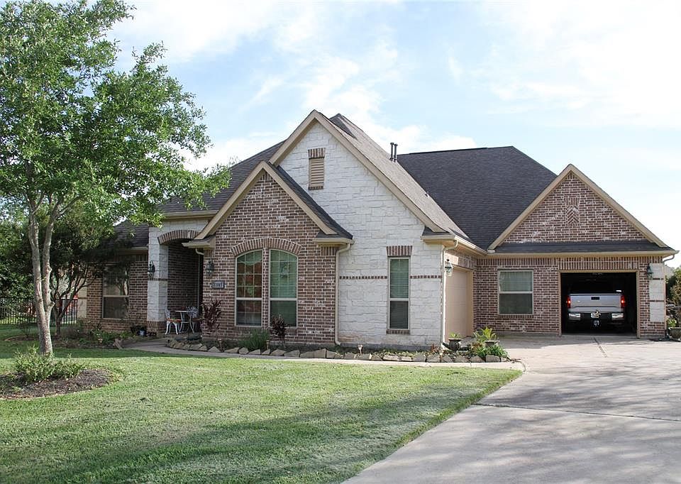 1st image of 33107 Whickham Cir