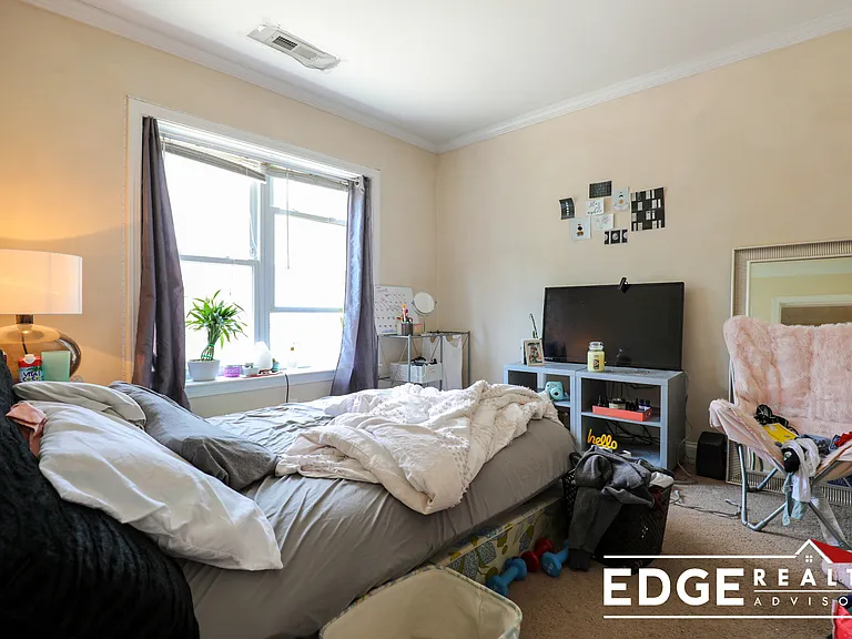 168 Newton St #4 — Photo 9