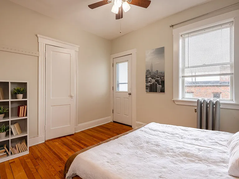 4-7 Sherborn Court 463-475 Broadway — Photo 8