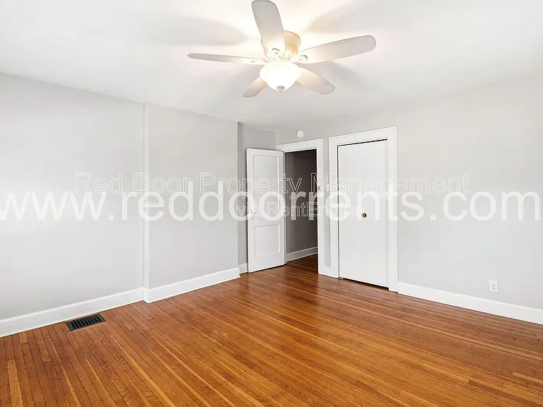 4704 N College Ave — Photo 22