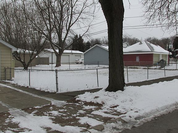 2nd image of 803 Otis Ave