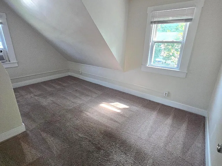 446 Railroad Ave — Photo 10