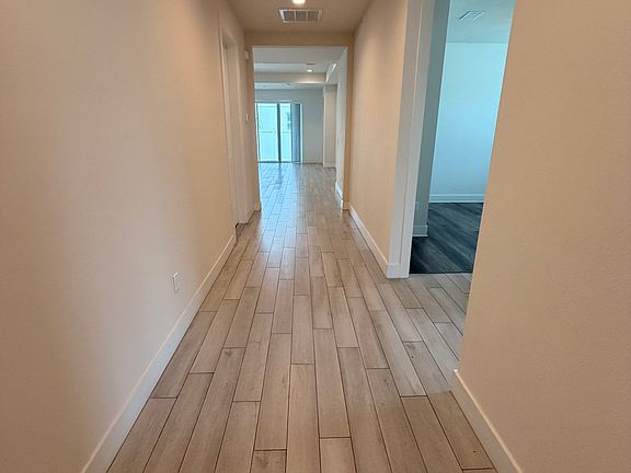 4th image of 2065 Paragon Cir W