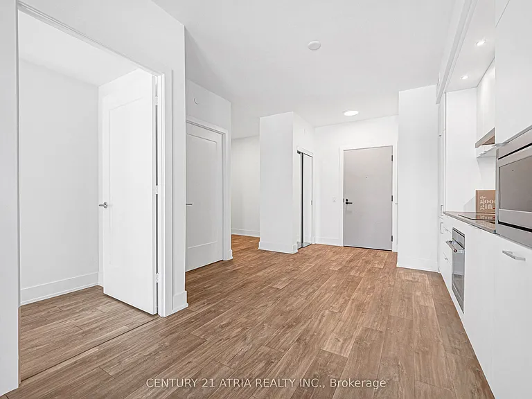 858 Dupont St #306 — Photo 11