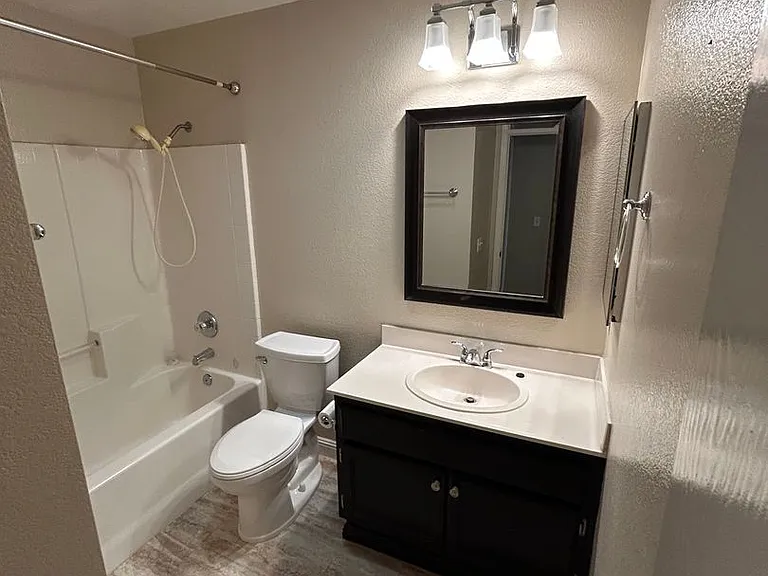 1145 Stonecrest Dr — Photo 16
