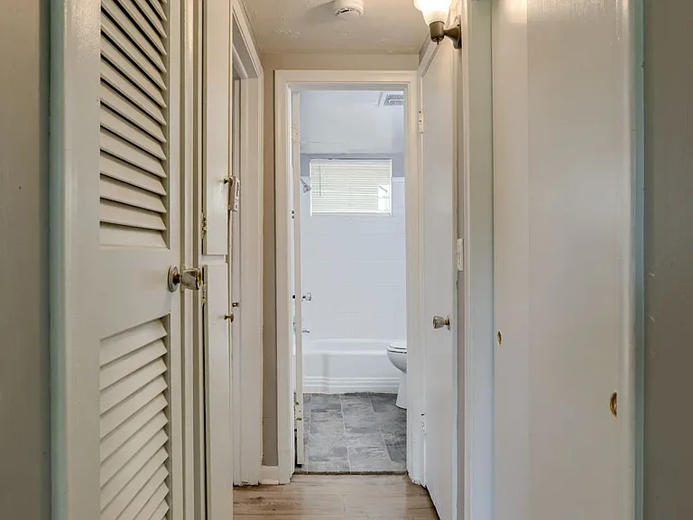4505 Lafayette Ave #4 — Photo 11