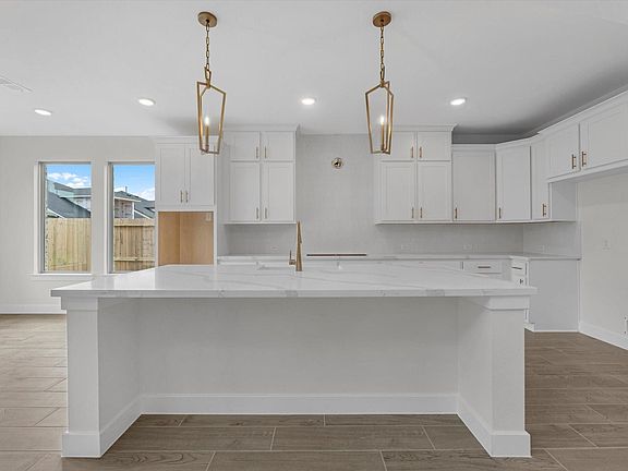 5th image of 31422 Meadow Place Ln