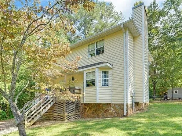 24 Churchill Dr, Toccoa, GA 30577