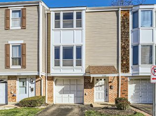 2200 Harwinton Pl, Hoffman Estates, IL 60169