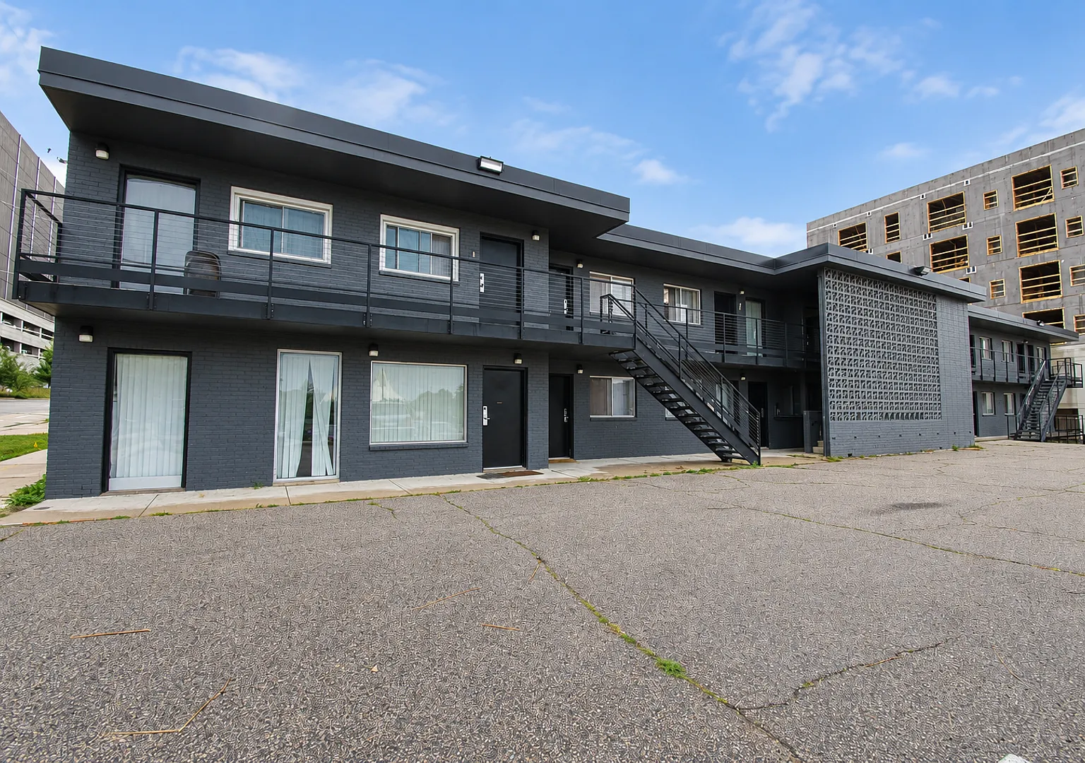 512 3rd Ave SW — Photo 1