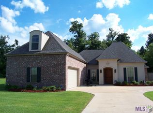 11835 River Highlands Dr, Saint Amant, LA 70774