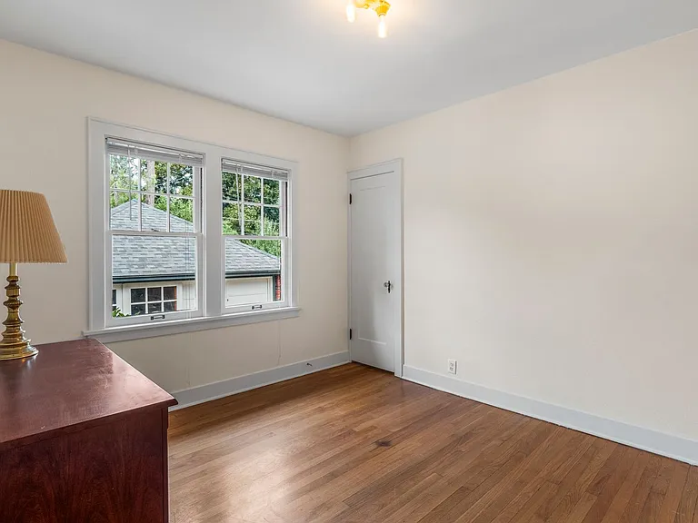 408 W 25th Ave — Photo 23