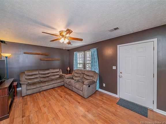 4th image of 815 Keeling Ave NE