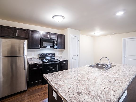 2nd image of 2101 Country Squire Ct #0aade2e2a