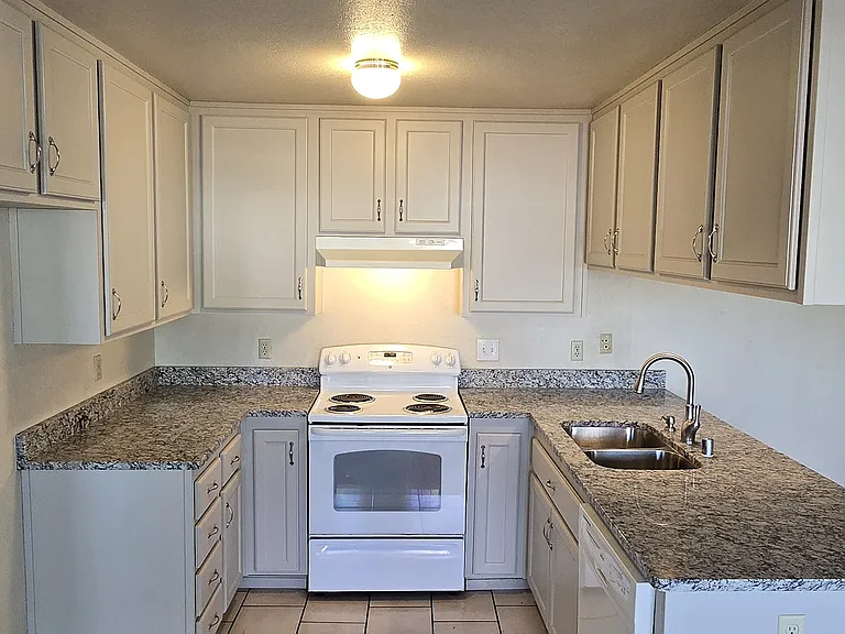 3013 Redbud Ct — Photo 10