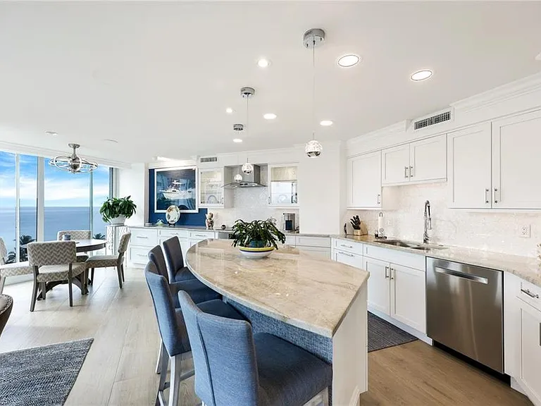 4041 Gulf Shore Blvd SW #902 — Photo 7