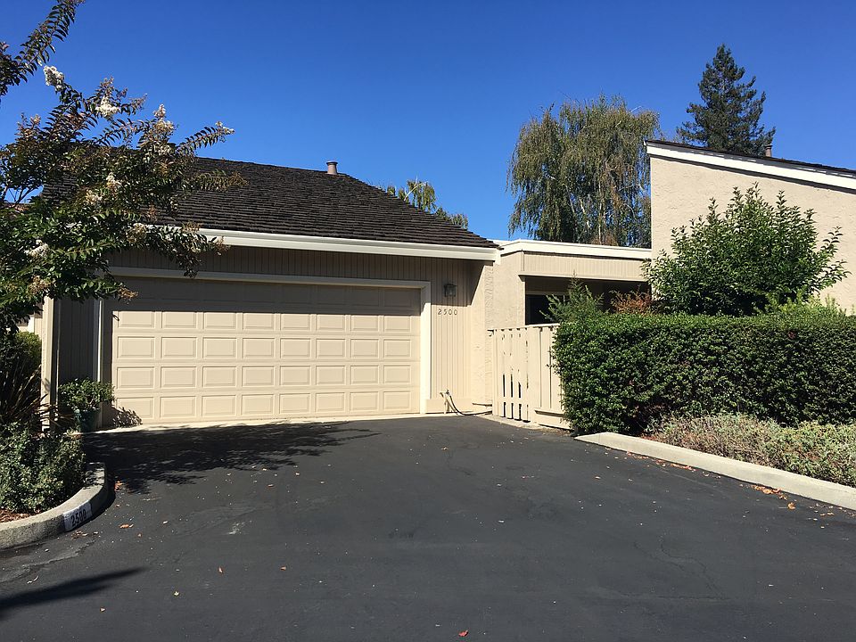 1st image of 2500 Golf Links Cir