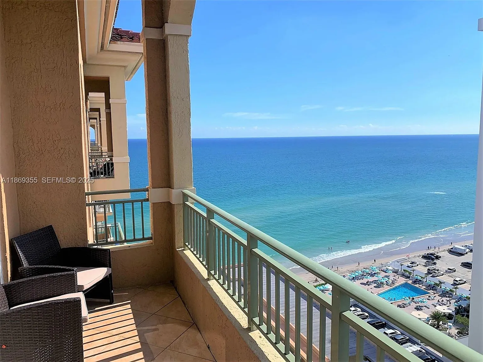 2080 Ocean Drive — Photo 2