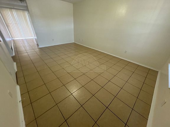 3rd image of 1906 Cedarhill Dr APT A