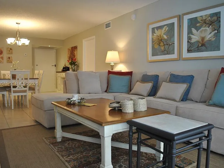 6039 Collins Ave #1006 — Photo 3