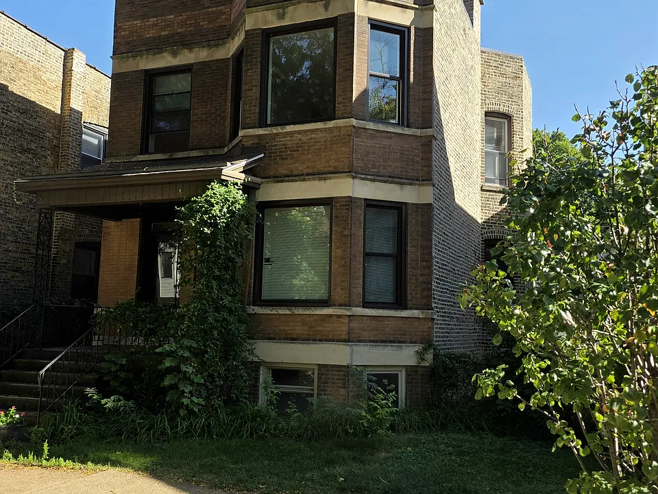 3651 N Paulina St #2