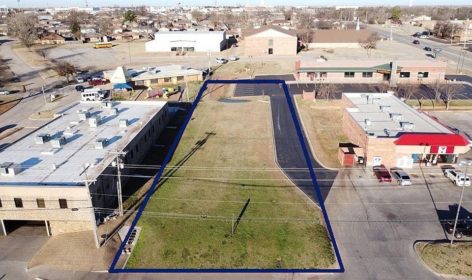 1st image of 604 W Vandament Ave