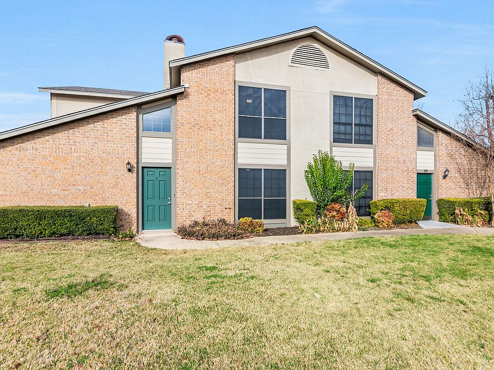 1st image of 352 W Harwood Rd APT C