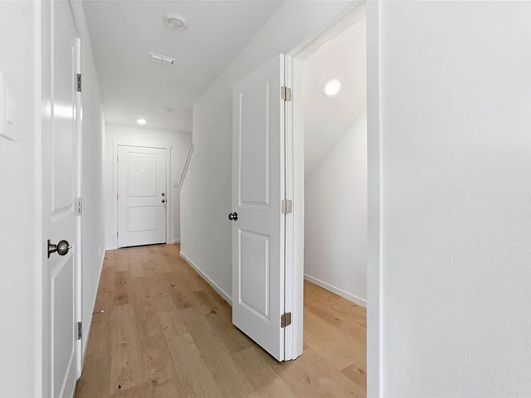 Plank Pl — Photo 6