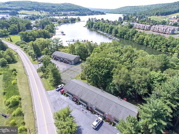3rd image of 2355 Deep Creek Dr Unit 1