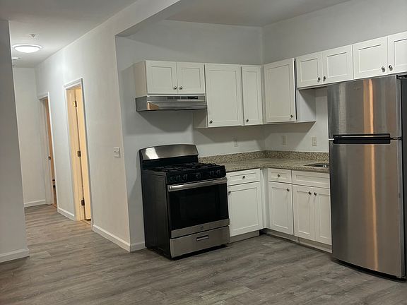 5th image of 690 Winthrop Ave APT 1