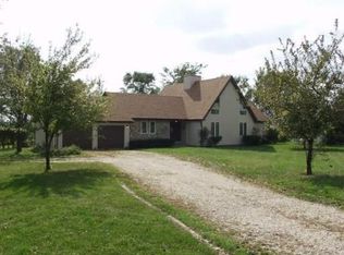 18409 Harmony Rd, Marengo, IL 60152
