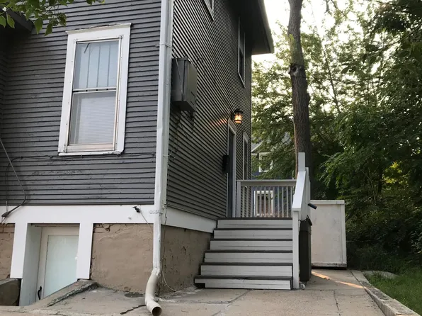 3204 Cuming St, Omaha, NE 68131