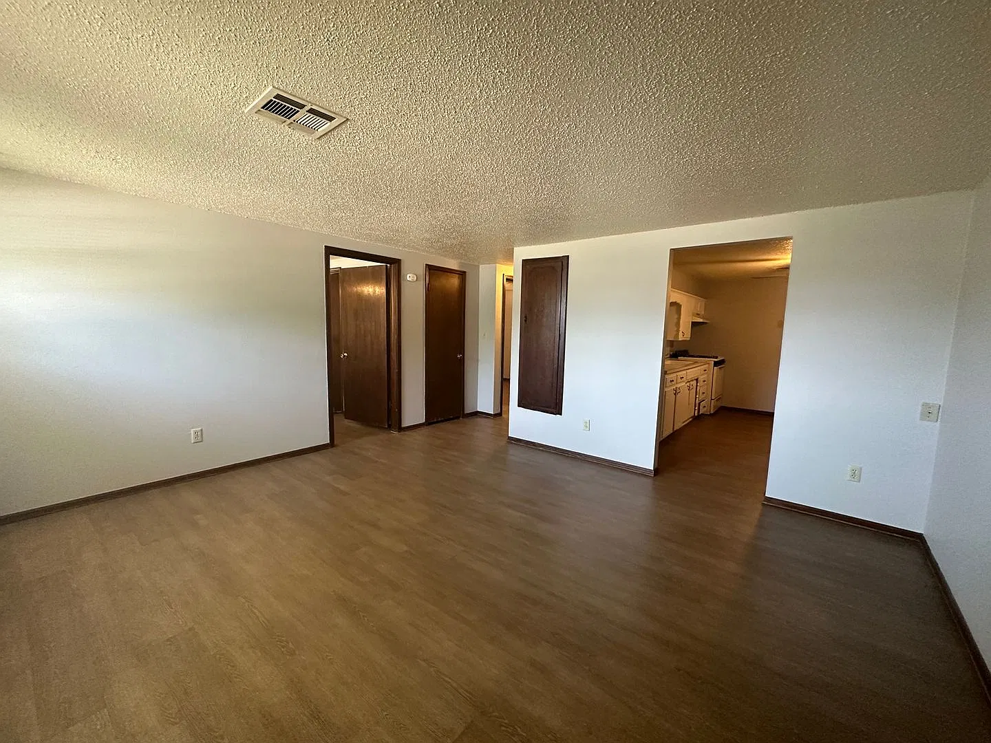 2 Bed 1 Bath Duplex In Choctaw — Photo 3