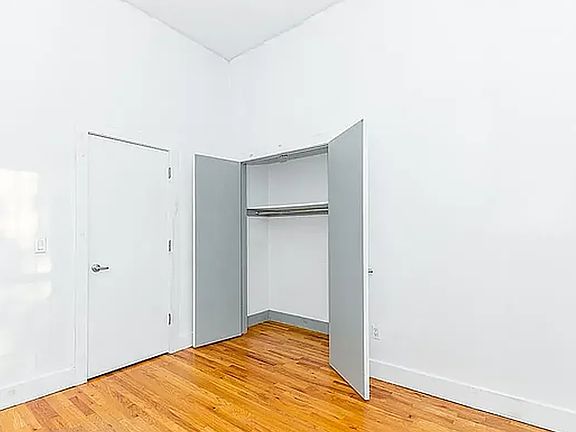 5th image of 247 Troutman St APT 3R