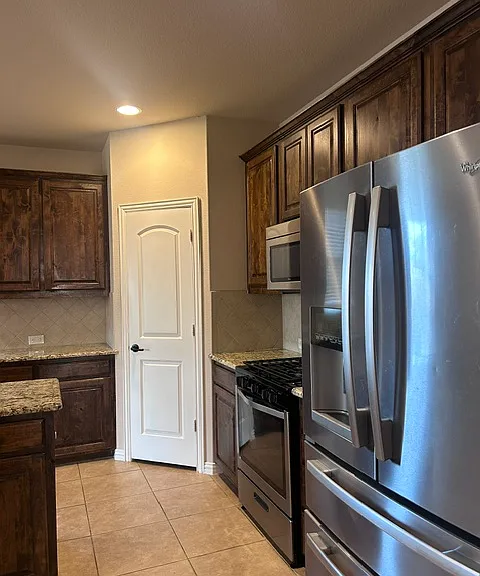 3004 Hereford Dr — Photo 9