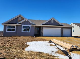 441 Live Oak Ln, Poplar Grove, IL 61065