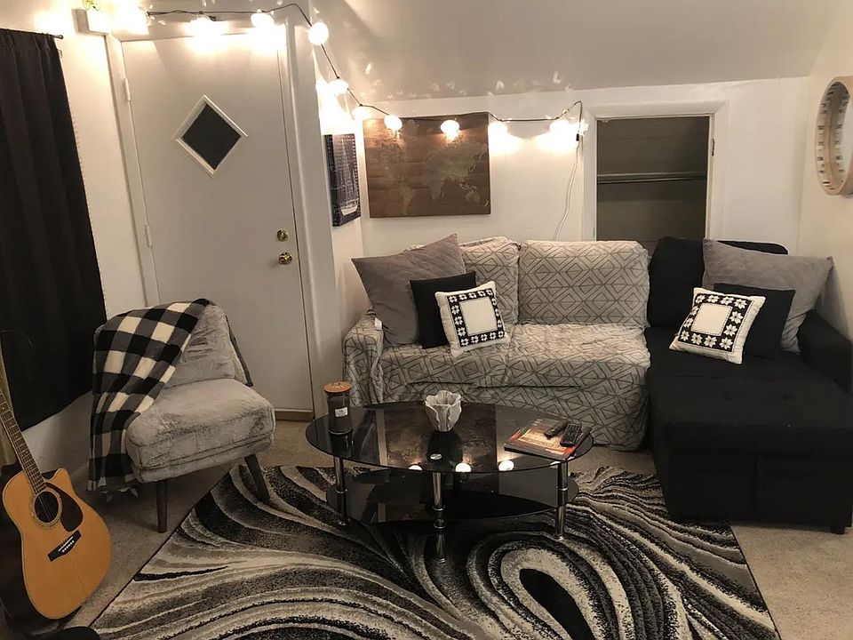 1st image of 2227 Pleasant Ave #3