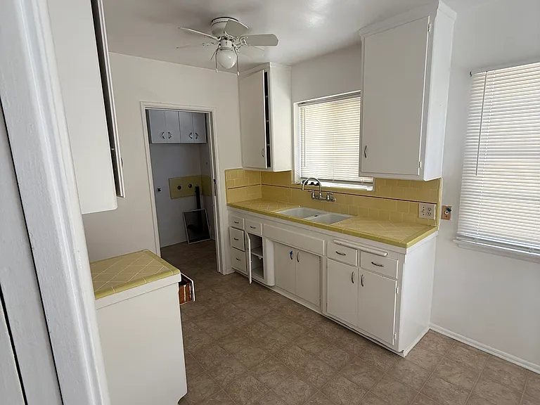 848 Centinela Ave #2 — Photo 3