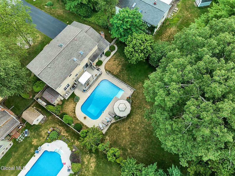 2nd image of 16 Huntwood Drive