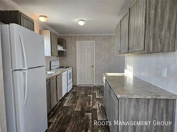 3rd image of 61 Eagle Dr #61