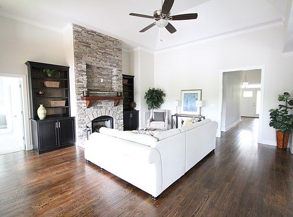 2nd image of 122 King Cir