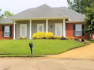 7 Glensview Ct, Brandon, MS 39047
