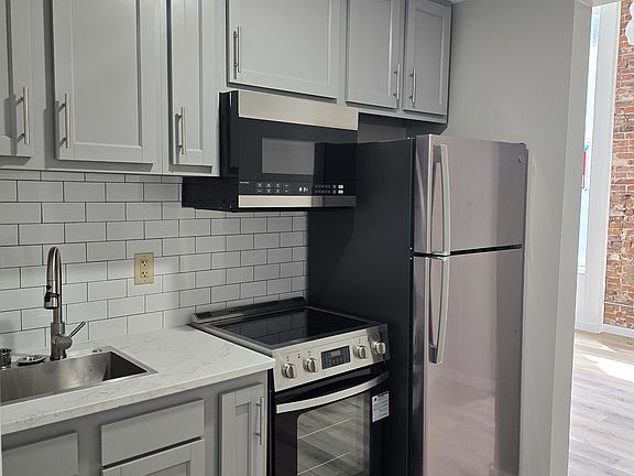 4th image of 121 Public Sq APT 1
