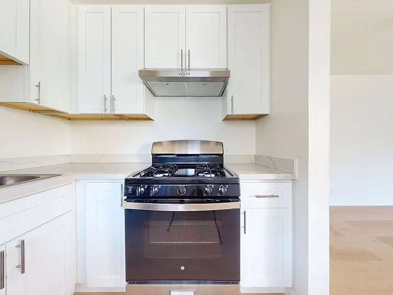 1520 Castro St — Photo 24