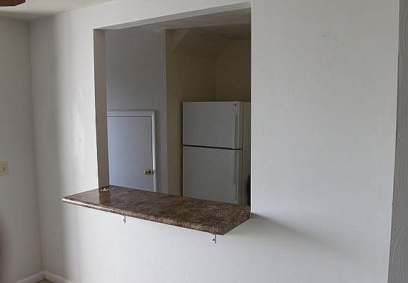 2nd image of 1468 Bradley Dr