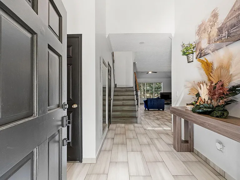 34 Firethorn Pl — Photo 3