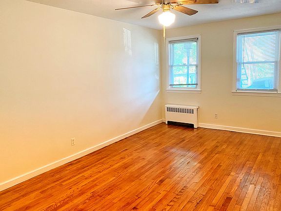 5th image of 229 Delano Ave W Floor 1