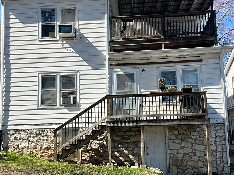 1362 College St — Photo 2