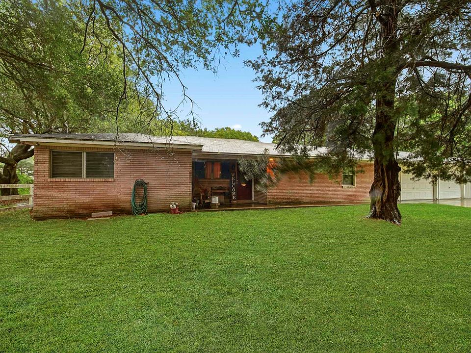 1st image of 731 Meneley Rd