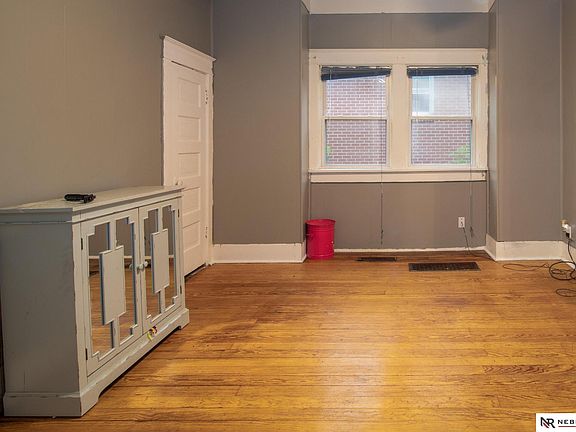 4th image of 6811 Leighton Ave